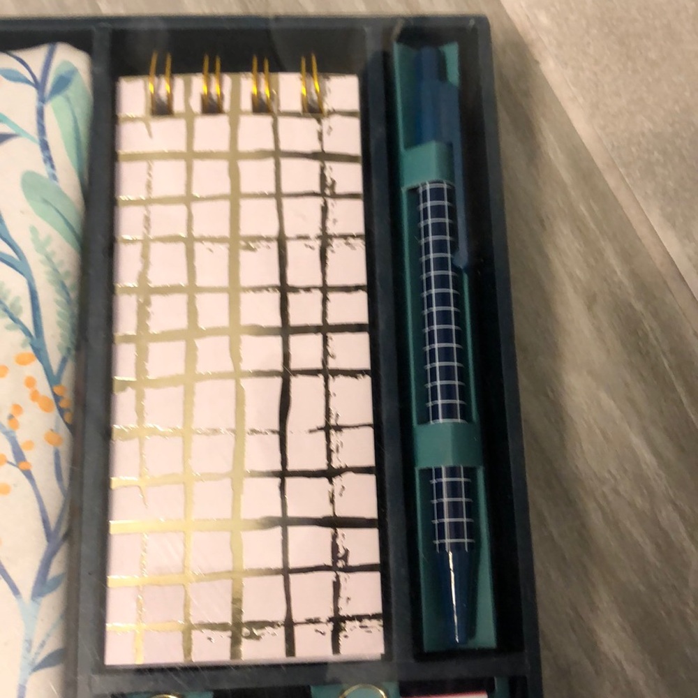 Stationery Desk Set - Picture 2 of 5
